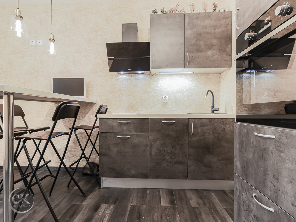 Сдается 1-комнатная квартира 43.8 м² | шоссе Суздальское, 26, к.2 | Приморский район, СПб

Адрес: Суздальское шоссе, д. 26, корп. 2
Общая площадь: 43.8 м² (жилая — 16.3 м², кухня — 12.7 м²)
Этаж: 18 из 25 | Современный ЖК «Новоорловский», комфорт-класс
Год постройки: 2016 г. | Монолитный дом | Сануз