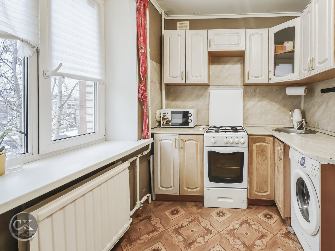 Продается 1-комнатная квартира 34.9 м² | ул. Танкистов, 28 | Колпино (Колпинский район)

Общая площадь: 34.9 м² | Жилая: 19.9 м² | Кухня: 6.1 м²
Этаж: 3 из 9 | Тип дома: кирпичный, 1967 г. постройки
Санузел: совмещённый, с современной душевой кабиной

Окна во двор — тихо, светло, нет шума от дороги
