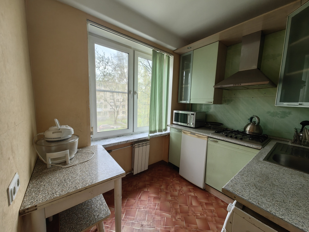 Сдаётся в аренду  1‑комнатная квартира, 31.1 м² 

Санкт‑Петербург, Московском районе.

Основные параметры:
-  общая площадь: 31,1 м²;
-  жилая площадь: 15,0 м² ;
-  кухня: 7,0 м²;
-  раздельный  санузел;
-  этаж: 3 из 5.

Оснащение:
-  вся необходимая мебель для комфортного проживания.
-  полностью 